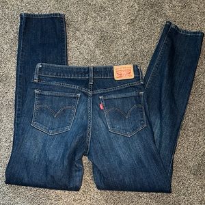 Size 26 X 30 Levi’s 812 Slim Jeans. Super Nice
